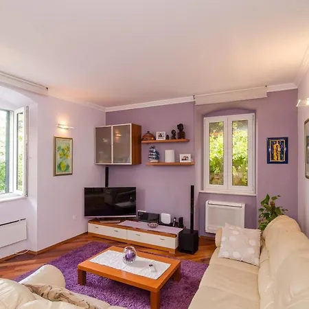 Apartment Djivo *