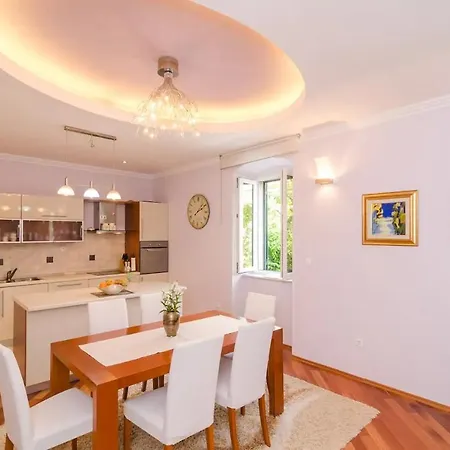 Djivo Apartment *